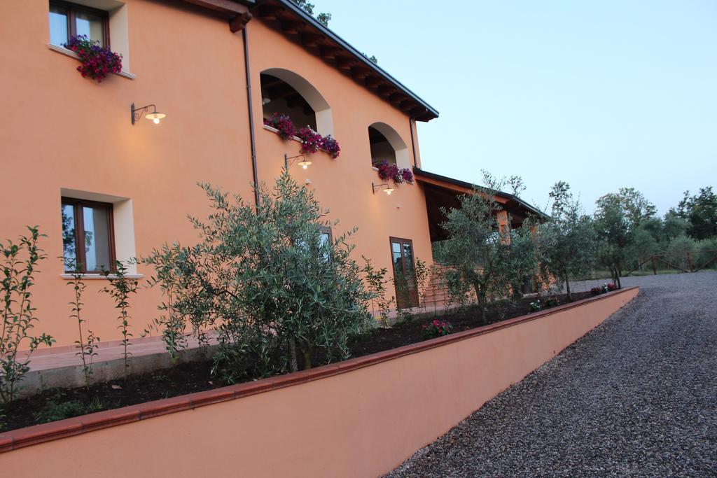 Agriturismo L'Ulivo Падула Екстер'єр фото