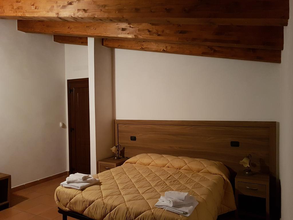 Agriturismo L'Ulivo Падула Екстер'єр фото