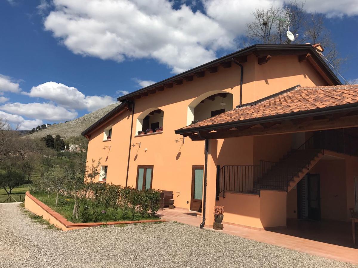 Agriturismo L'Ulivo Падула Екстер'єр фото